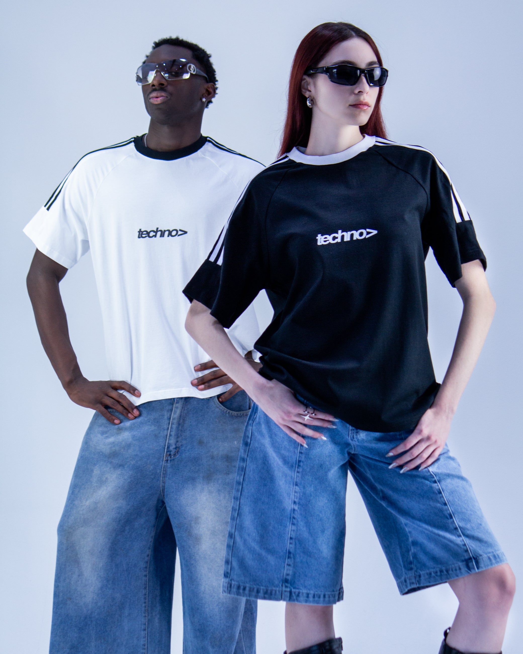 TECHNO > BLACK TEE